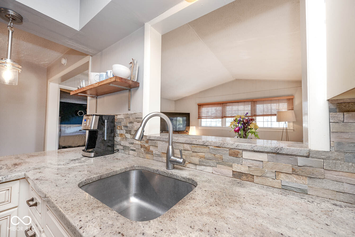 9201 Warwick Road Indianapolis, IN 46240 - Photo 14 of 35