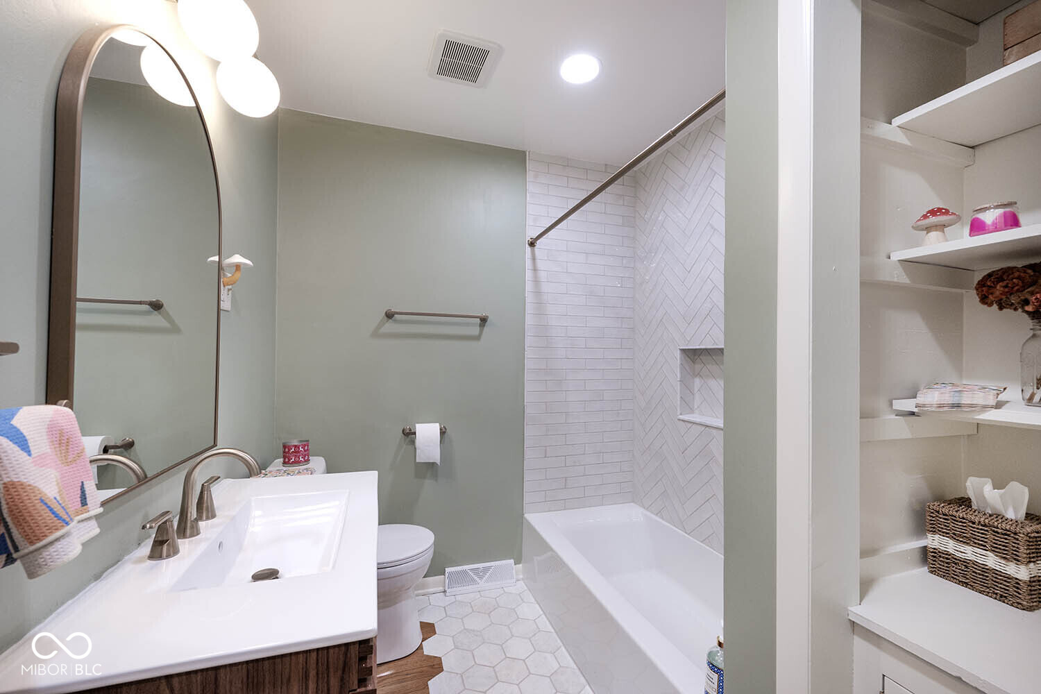 9201 Warwick Road Indianapolis, IN 46240 - Photo 24 of 35