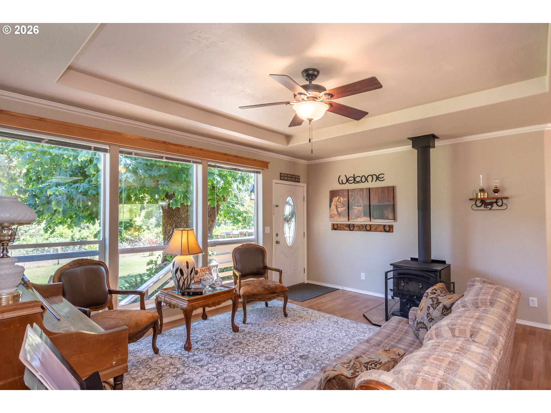 5833 Hubbard Creek Road Umpqua, OR 97486 - Photo 4 of 48 Living Room