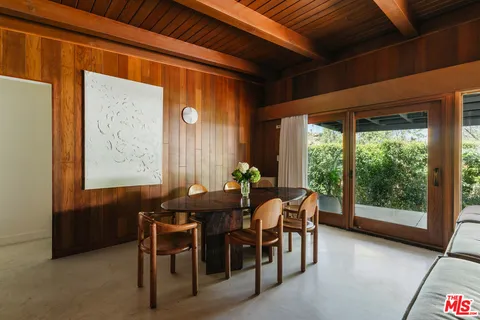$1,550,000 | 15256 Rayneta Drive, Sherman Oaks, CA 91403