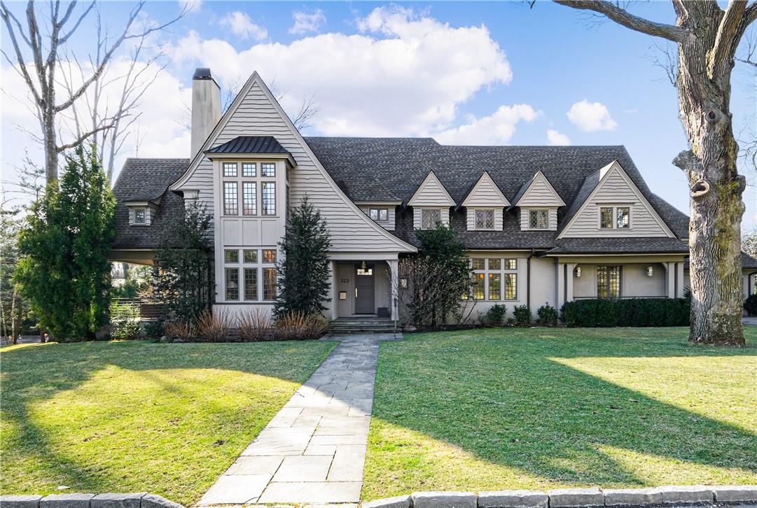 Welcome home to this Edgemont gem