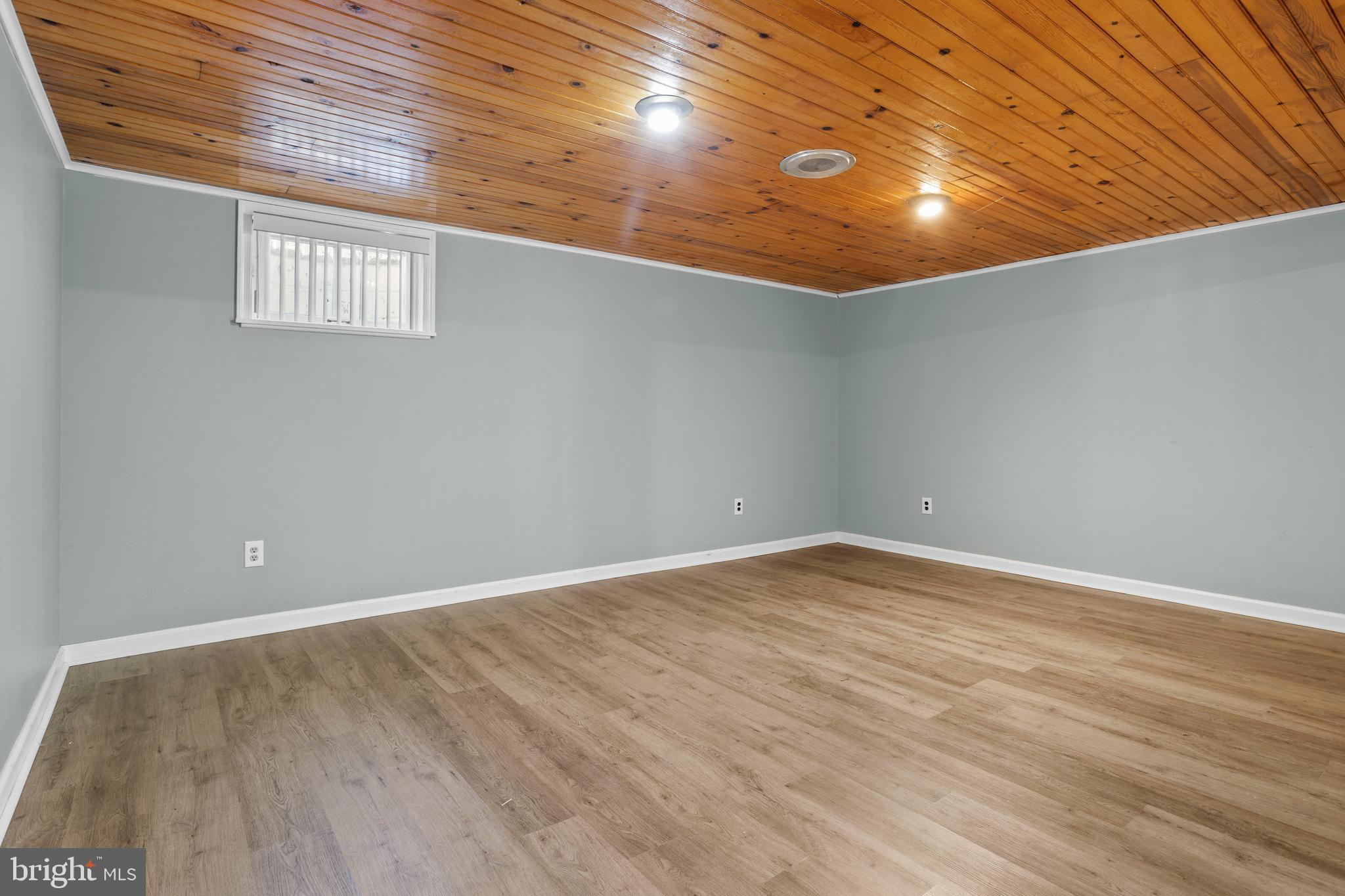 504 Minshall Road Springfield, PA 19064 - Photo 27 of 39 wooden floor in an empty room