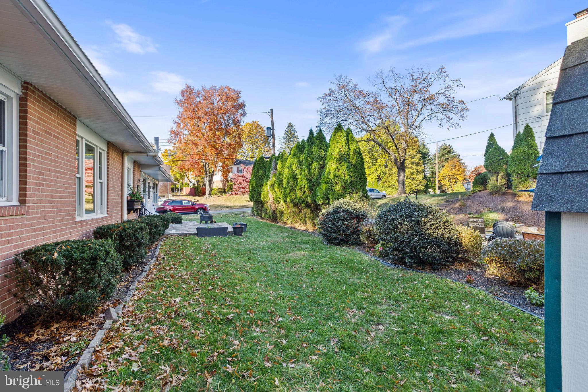 504 Minshall Road Springfield, PA 19064 - Photo 38 of 39 a view of a garden with a house