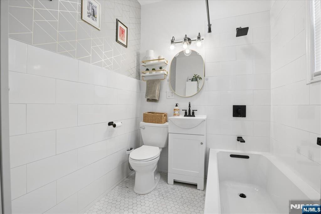 277 Grove Street East Rutherford, NJ 07073 - Photo 13 of 32