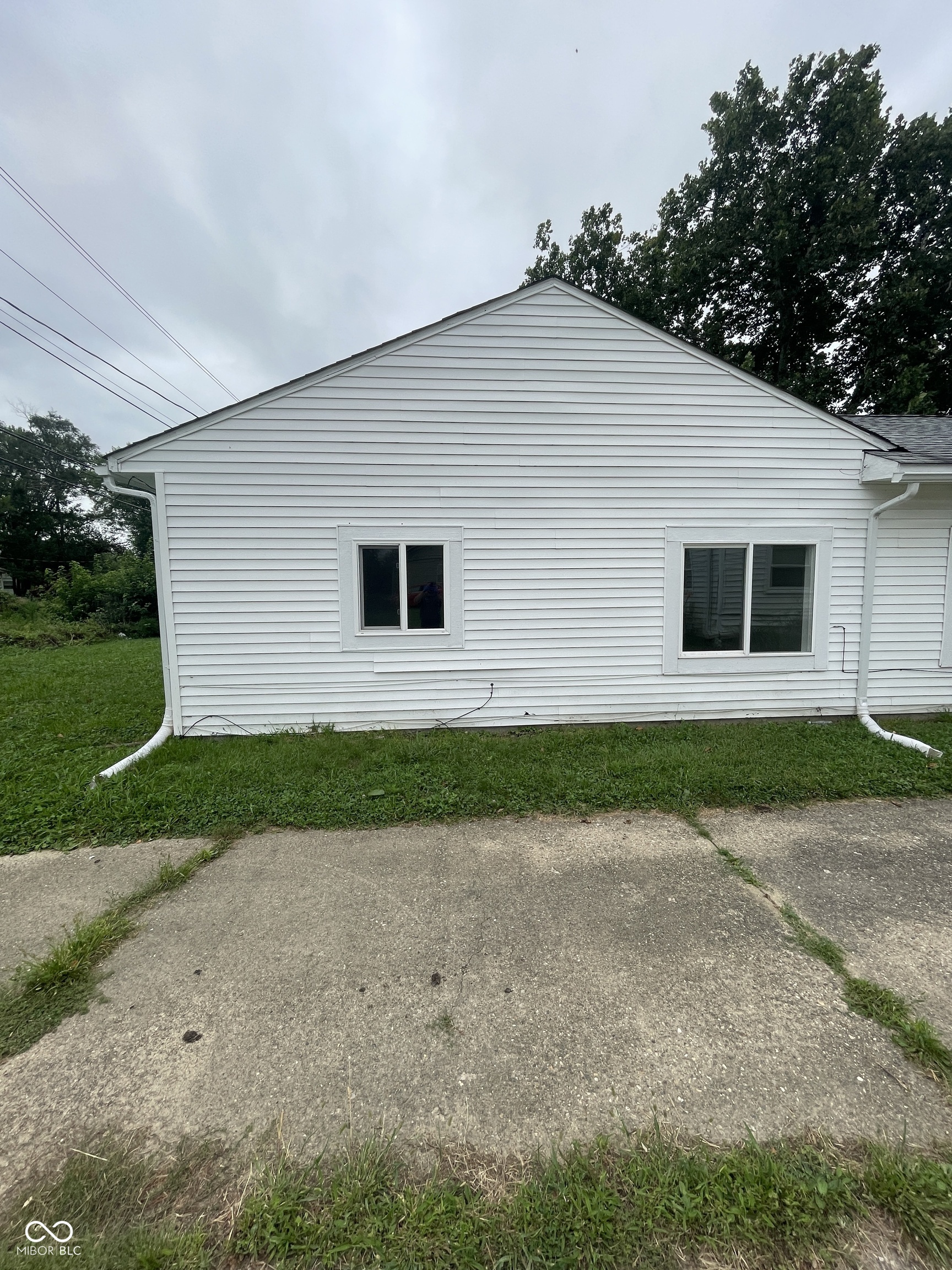 6228 East 21st Street Indianapolis, IN 46219 - Photo 4 of 13