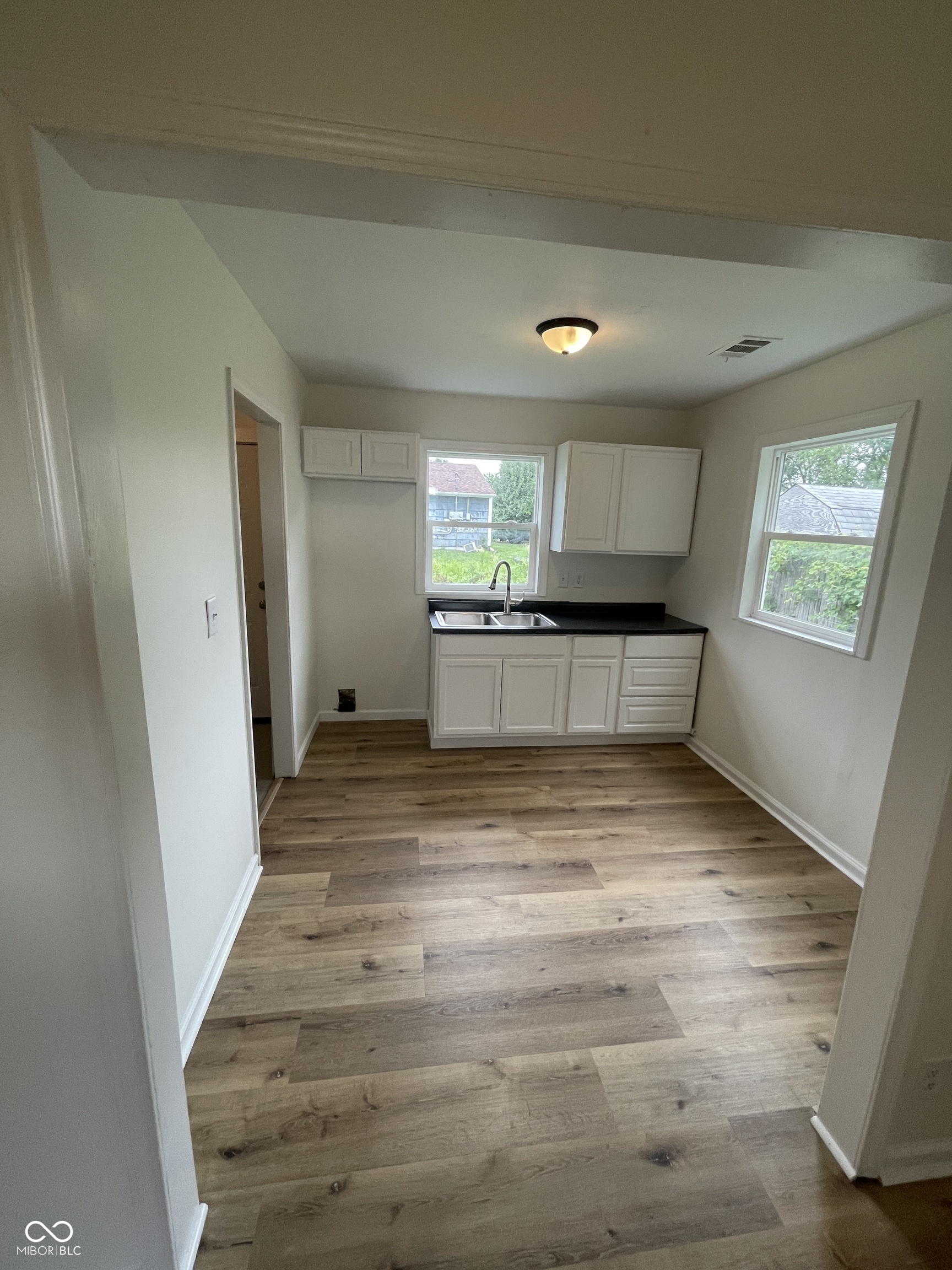 6228 East 21st Street Indianapolis, IN 46219 - Photo 7 of 13