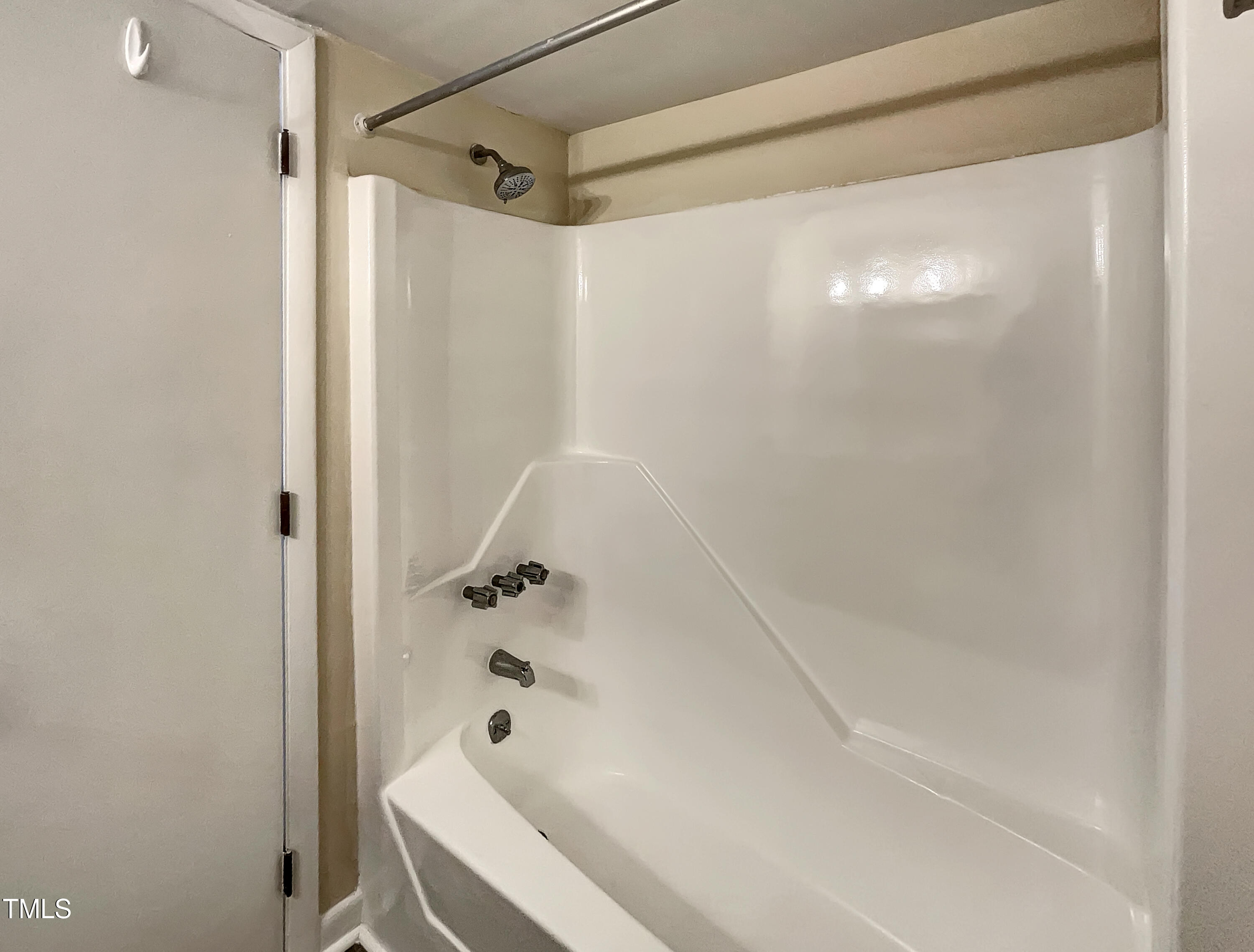 630 Pine Ridge Place, Unit 630 Raleigh, NC 27609 - Photo 11 of 18 photo_08