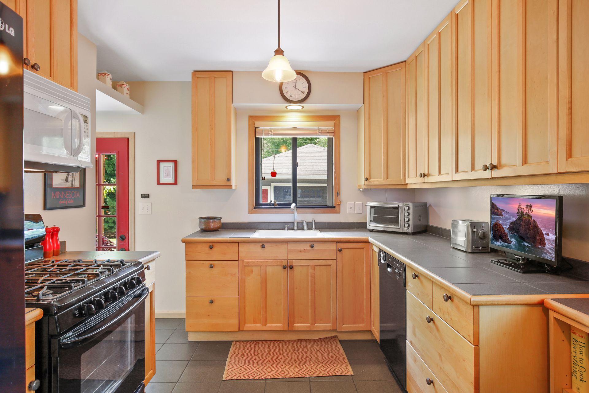 6313 Rolf Avenue Edina, MN 55439 - Photo 7 of 26 Gallery Image 7