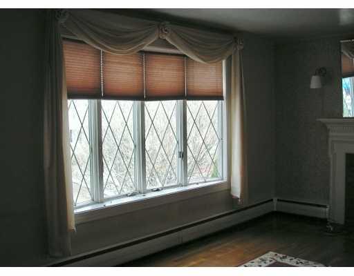 1625 Poplar Street McKees Rocks, PA 15136 - Photo 5 of 8 Living Room.