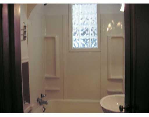 1625 Poplar Street McKees Rocks, PA 15136 - Photo 7 of 8 Master Bath/Spa.