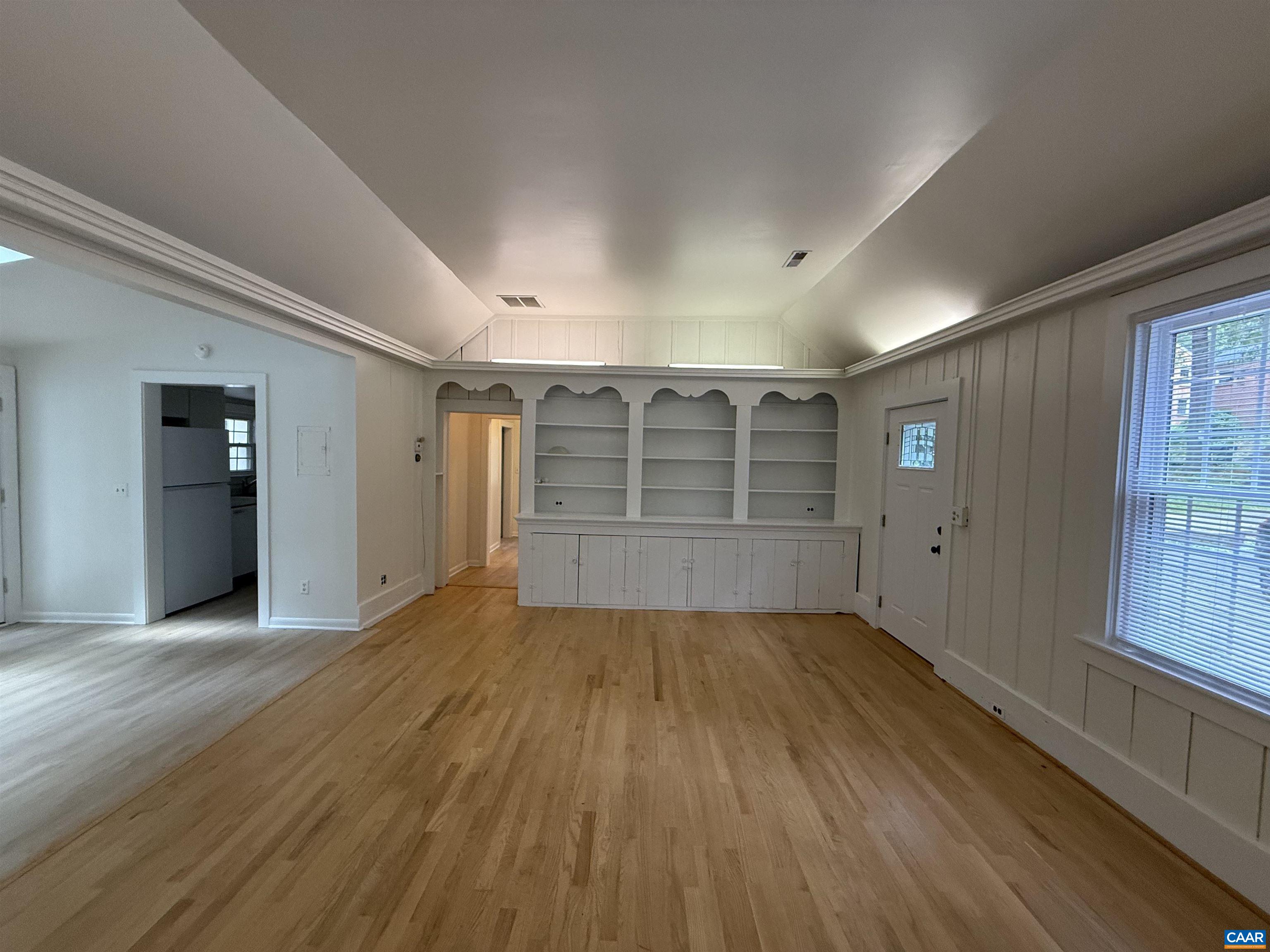 140 Valley Road Charlottesville, VA 22903 - Photo 1 of 13 Charming living room