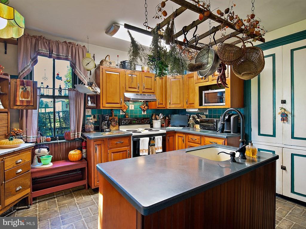 144 Freeport Road Lebanon, PA 17046 - Photo 15 of 37 Gallery Image 15