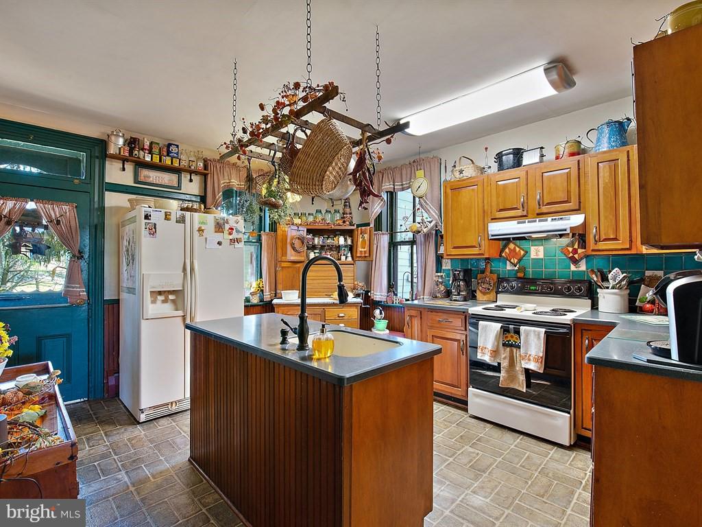 144 Freeport Road Lebanon, PA 17046 - Photo 16 of 37 Gallery Image 16