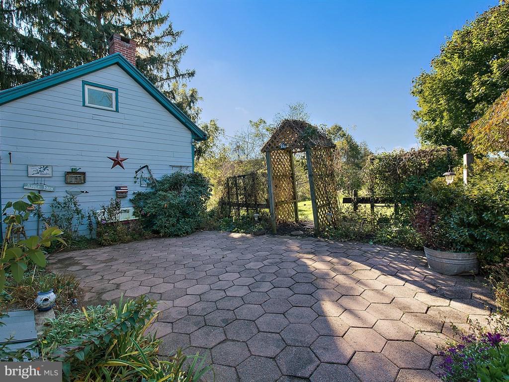144 Freeport Road Lebanon, PA 17046 - Photo 28 of 37 Gallery Image 28