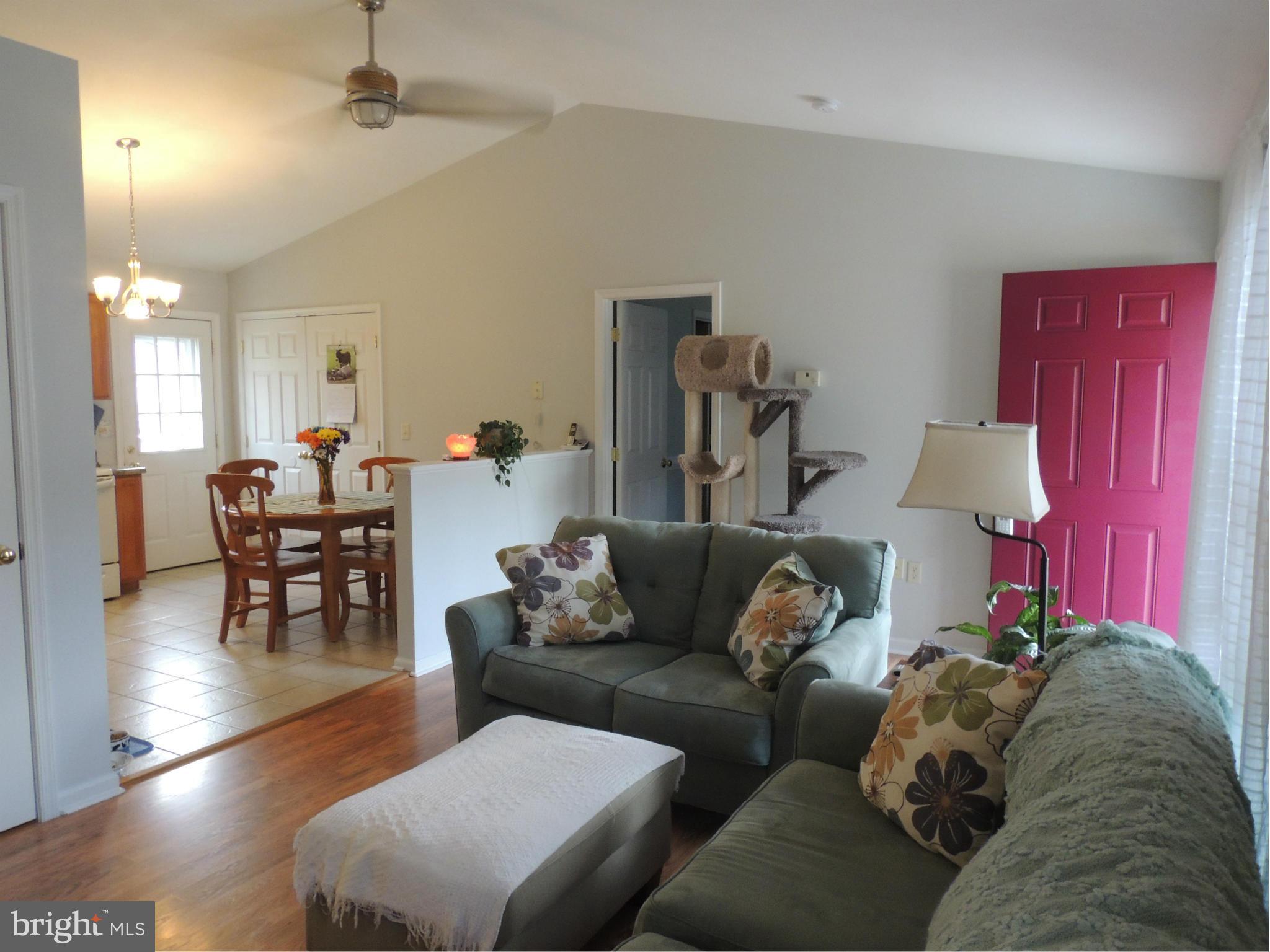 208 Azalea Road Colonial Beach, VA 22443 - Photo 18 of 22 Family Room