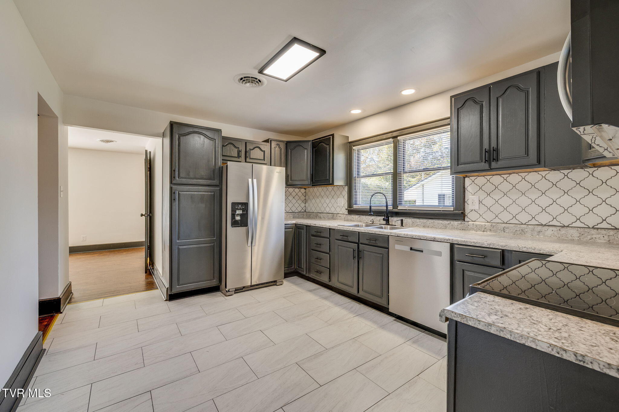 837 East State Street Bristol, TN 37620 - Photo 7 of 26 009