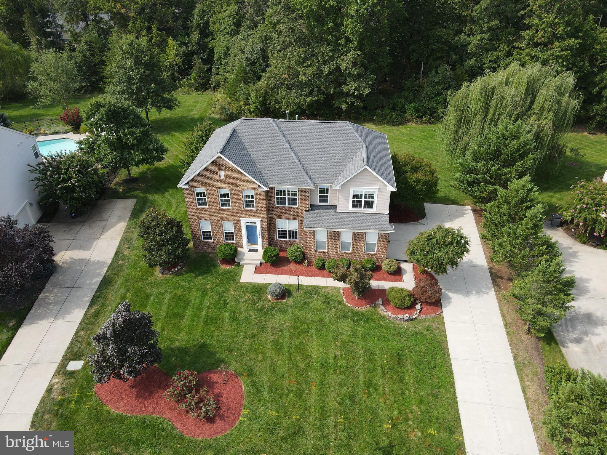25837 Spring Farm Circle Chantilly, VA 20152 - Photo 1 of 43 Gallery Image 1