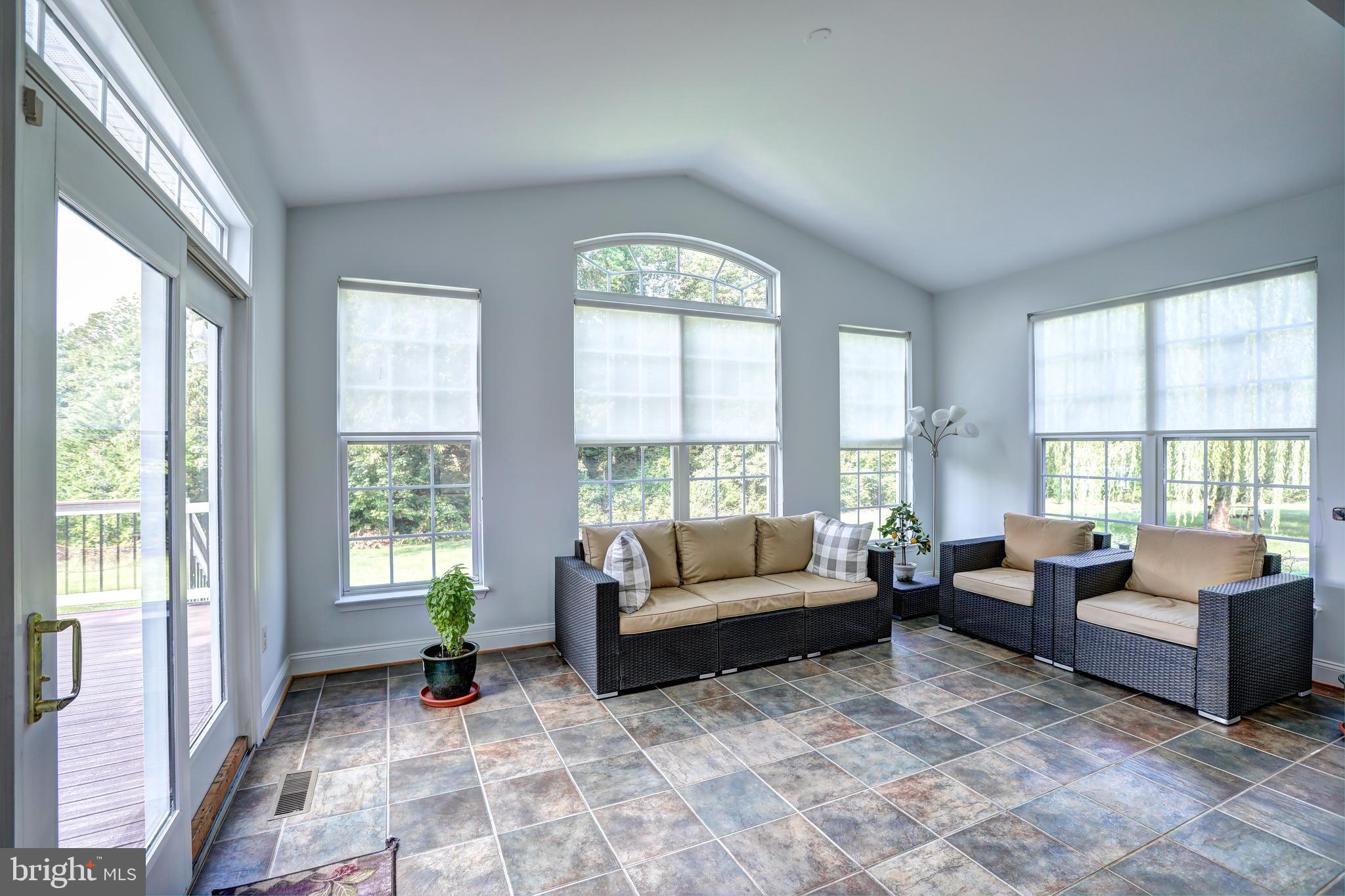 25837 Spring Farm Circle Chantilly, VA 20152 - Photo 11 of 43 Gallery Image 11