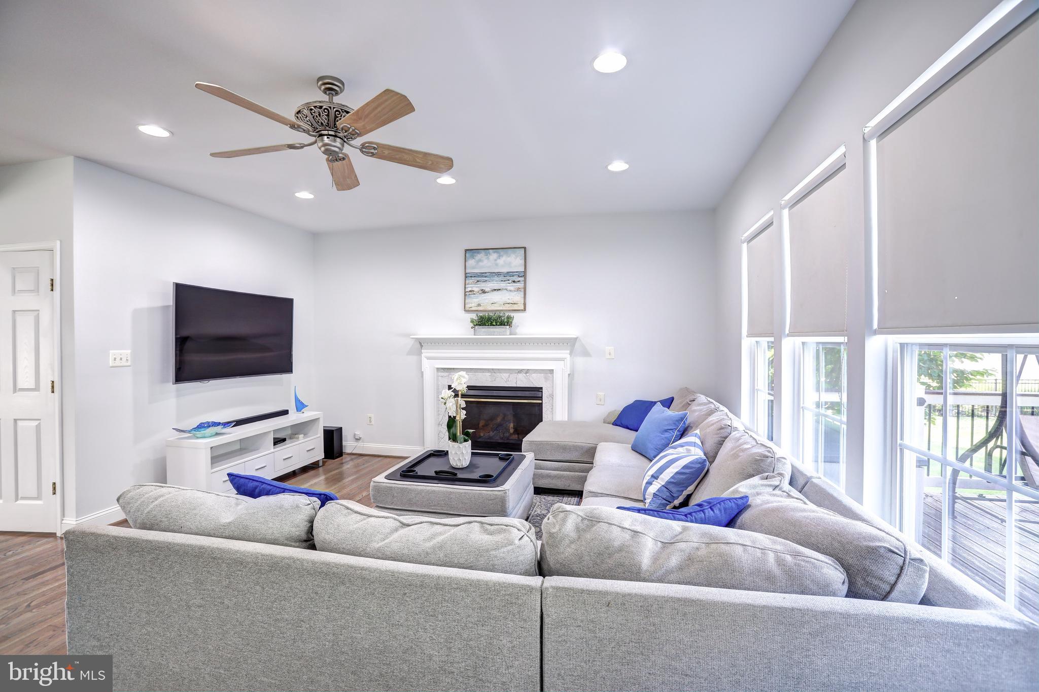 25837 Spring Farm Circle Chantilly, VA 20152 - Photo 14 of 43 Gallery Image 14