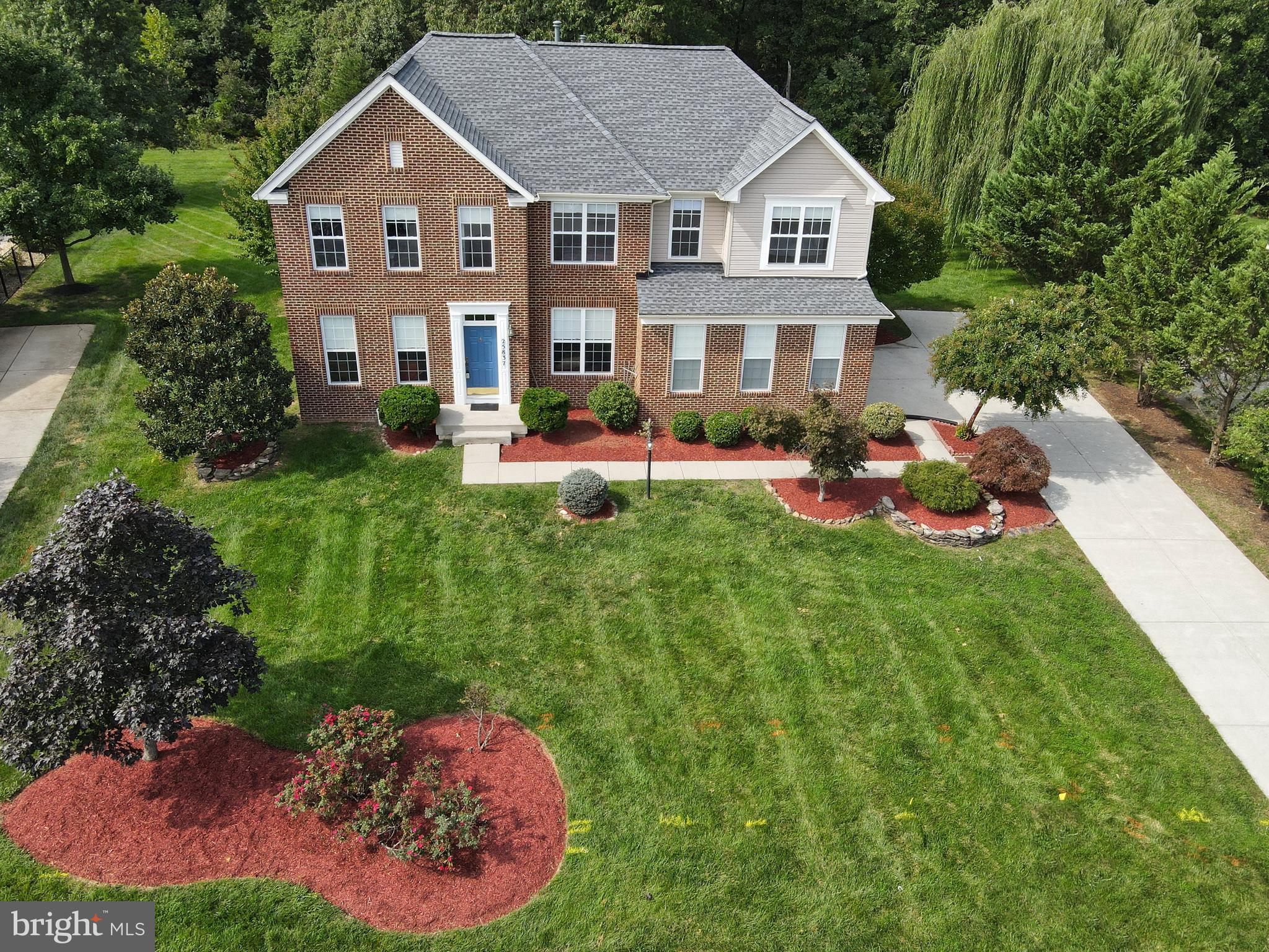 25837 Spring Farm Circle Chantilly, VA 20152 - Photo 3 of 43 Gallery Image 3