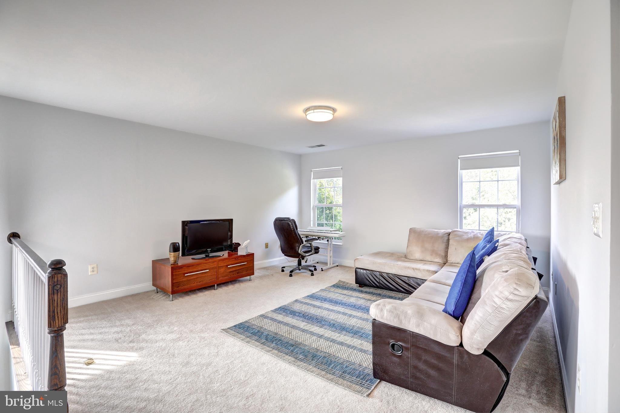 25837 Spring Farm Circle Chantilly, VA 20152 - Photo 26 of 43 Gallery Image 26