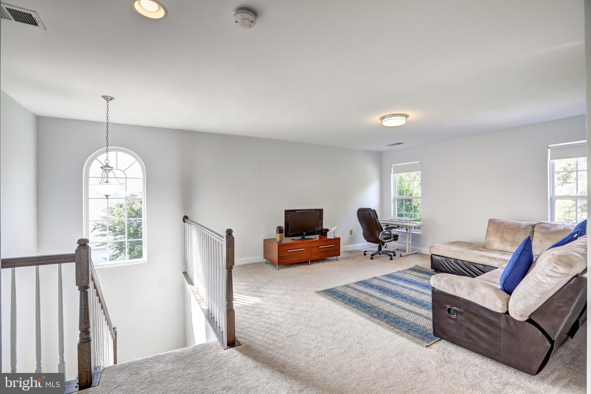 25837 Spring Farm Circle Chantilly, VA 20152 - Photo 27 of 43 Gallery Image 27