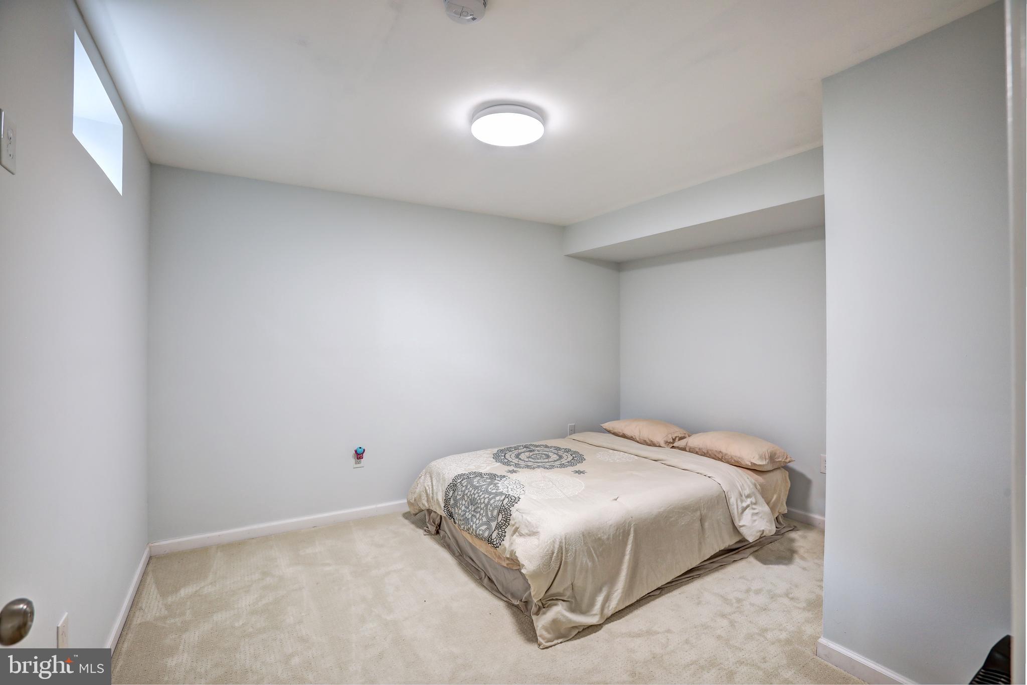 25837 Spring Farm Circle Chantilly, VA 20152 - Photo 35 of 43 Gallery Image 35