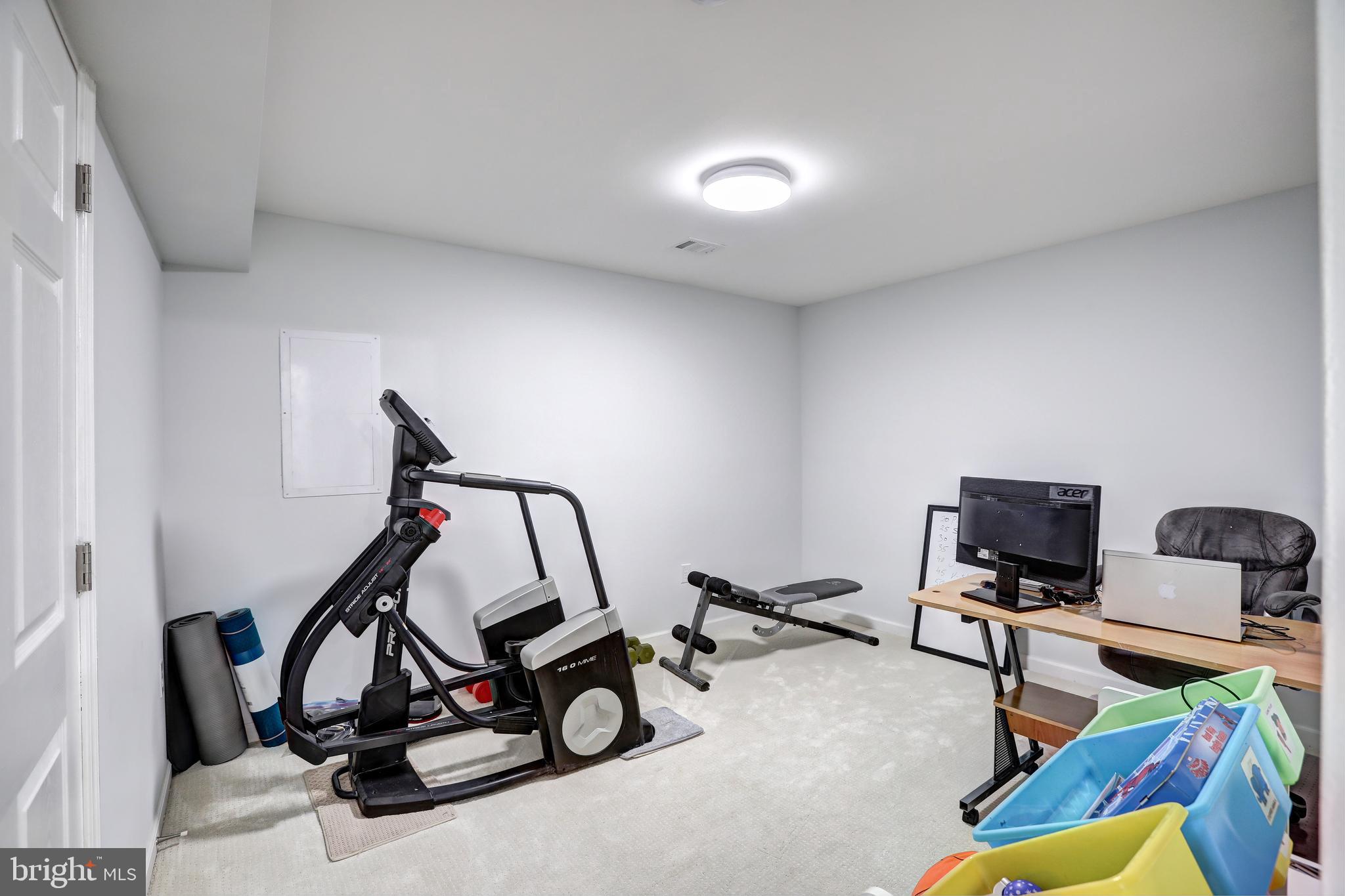 25837 Spring Farm Circle Chantilly, VA 20152 - Photo 36 of 43 Gallery Image 36