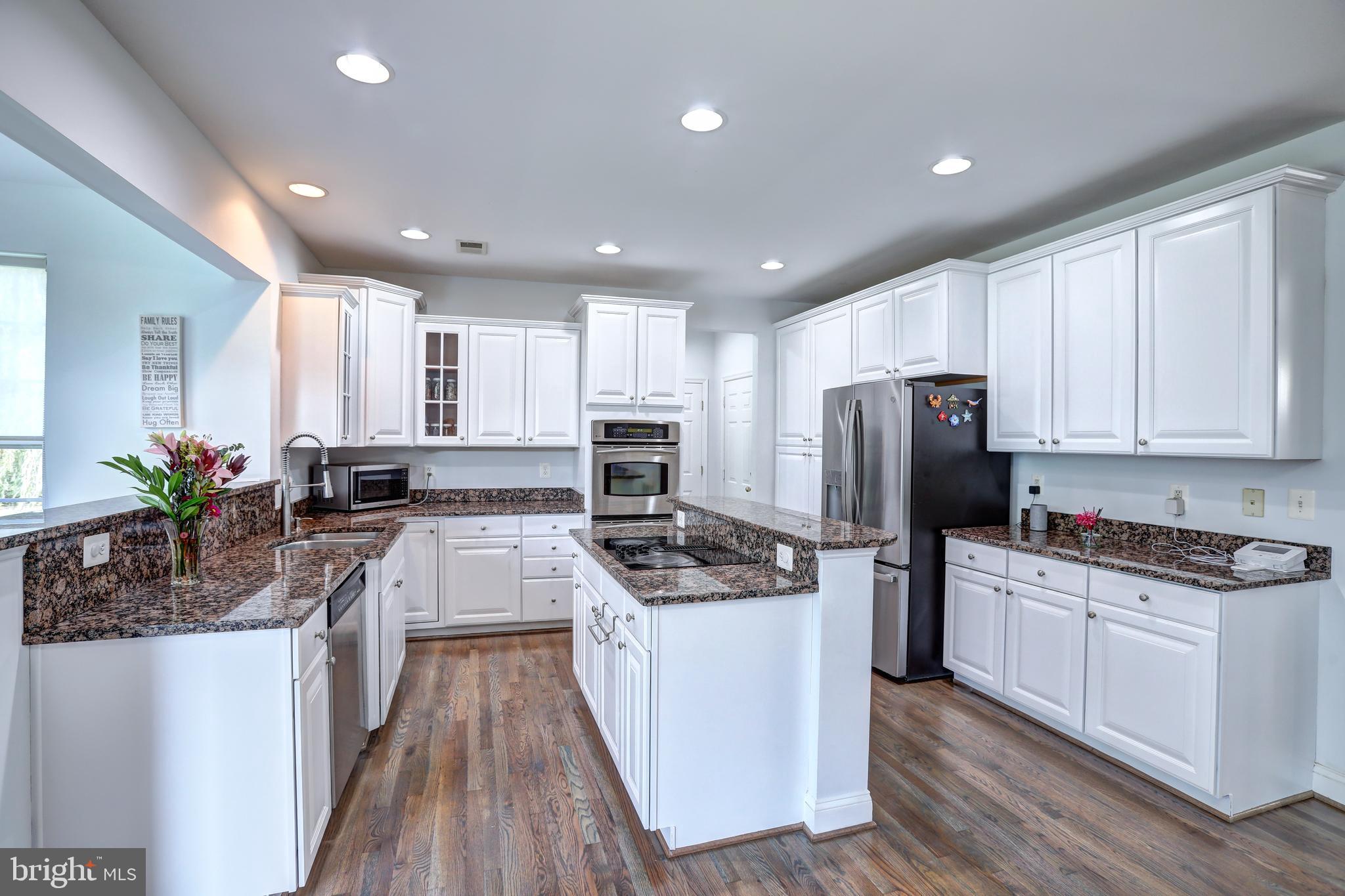 25837 Spring Farm Circle Chantilly, VA 20152 - Photo 8 of 43 Gallery Image 8