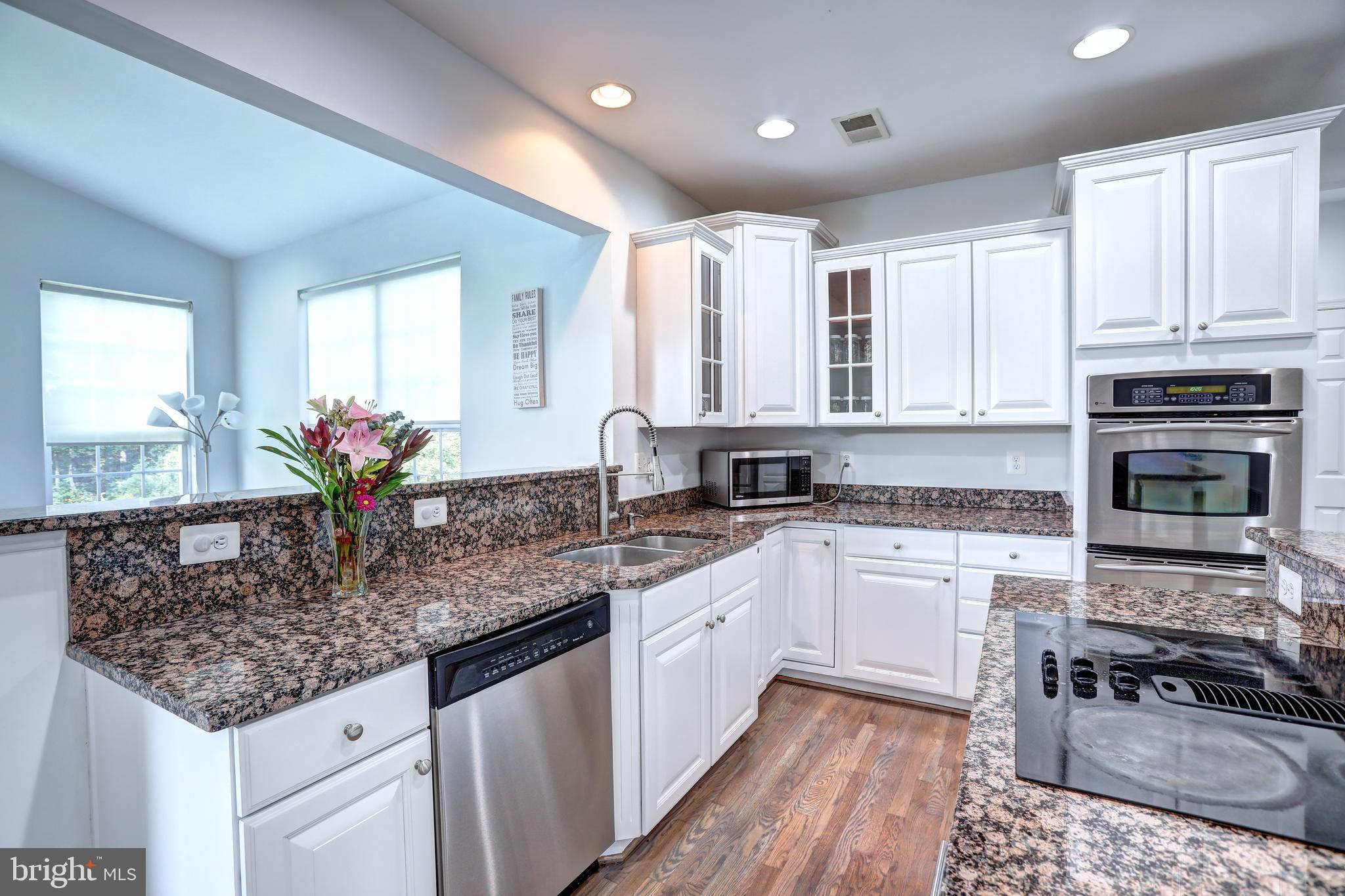 25837 Spring Farm Circle Chantilly, VA 20152 - Photo 10 of 43 Gallery Image 10