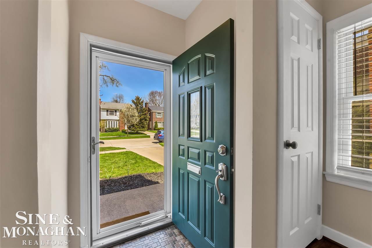1713 Broadstone Road Grosse Pointe Woods, MI 48236 - Photo 13 of 41