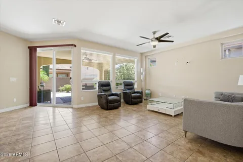 $465,000 | 557 East Laddoos Avenue, San Tan Valley, AZ 85140