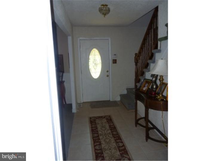 139 Country Club Road Willingboro, NJ 08046 - Photo 7 of 12 Foyer