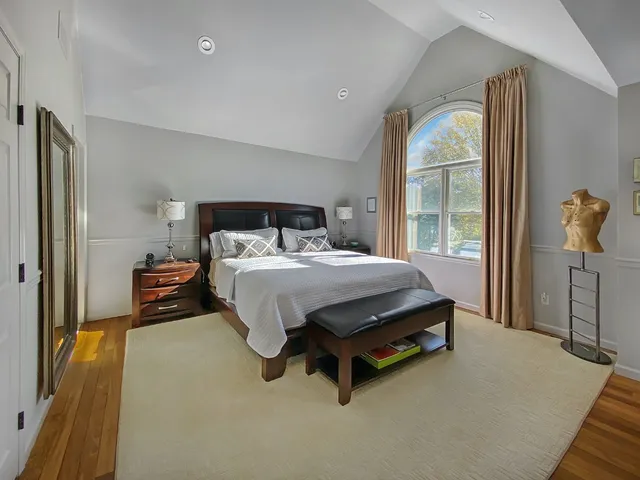 $40,000 | 63 Shinnecock Hills Road, Southampton, NY 11968