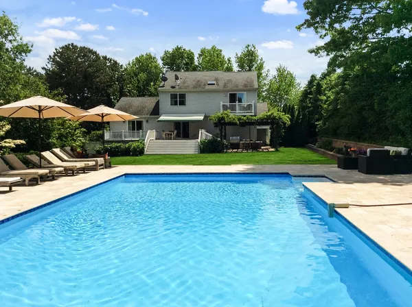 $40,000 | 63 Shinnecock Hills Road, Southampton, NY 11968