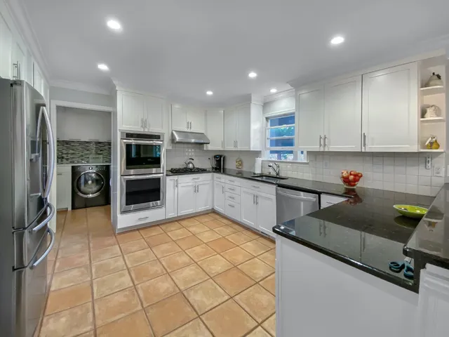 $40,000 | 63 Shinnecock Hills Road, Southampton, NY 11968