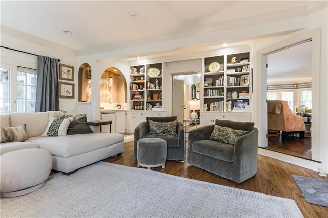 $1,300,000 | 1227 Huntington Road, Kansas City, MO 64113