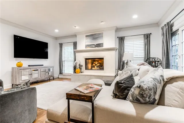 $1,300,000 | 1227 Huntington Road, Kansas City, MO 64113