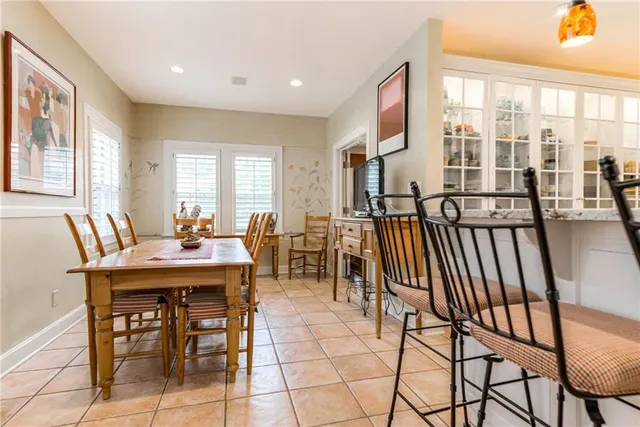 $1,300,000 | 1227 Huntington Road, Kansas City, MO 64113