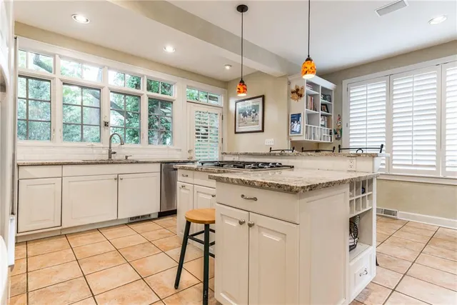 $1,300,000 | 1227 Huntington Road, Kansas City, MO 64113