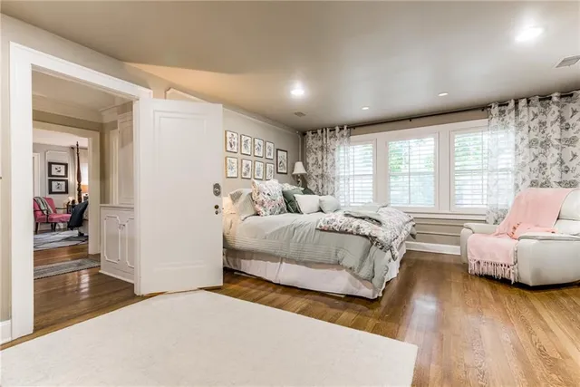 $1,300,000 | 1227 Huntington Road, Kansas City, MO 64113