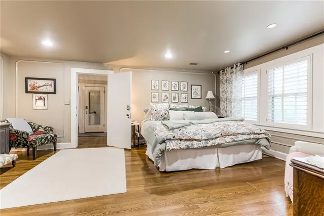 $1,300,000 | 1227 Huntington Road, Kansas City, MO 64113