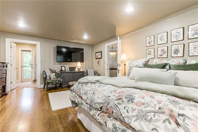 $1,300,000 | 1227 Huntington Road, Kansas City, MO 64113