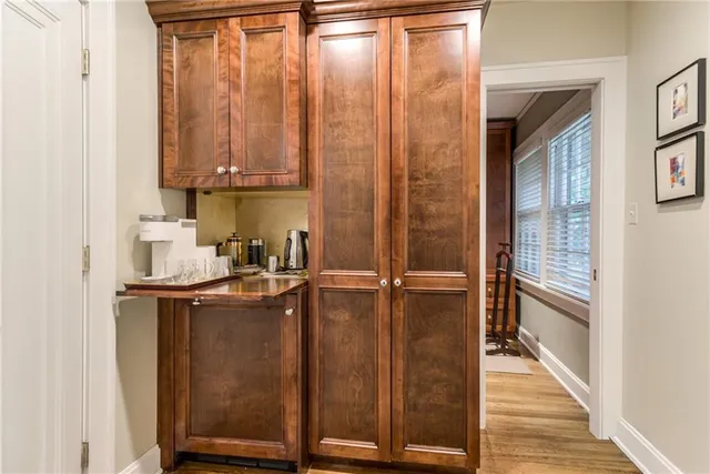 $1,300,000 | 1227 Huntington Road, Kansas City, MO 64113