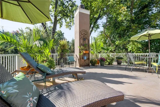 $1,300,000 | 1227 Huntington Road, Kansas City, MO 64113