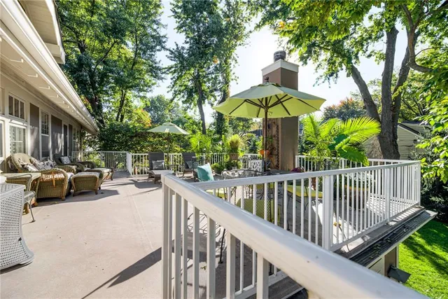 $1,300,000 | 1227 Huntington Road, Kansas City, MO 64113