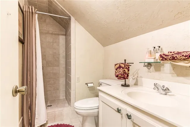 $1,300,000 | 1227 Huntington Road, Kansas City, MO 64113