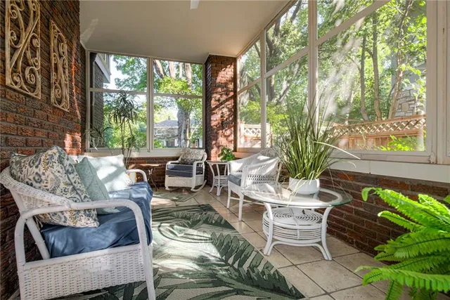 $1,300,000 | 1227 Huntington Road, Kansas City, MO 64113