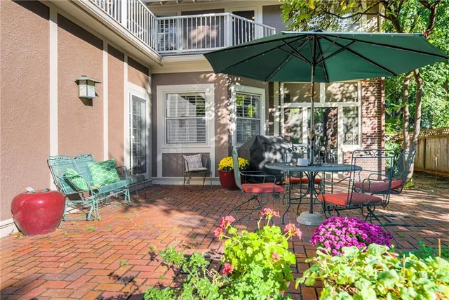 $1,300,000 | 1227 Huntington Road, Kansas City, MO 64113