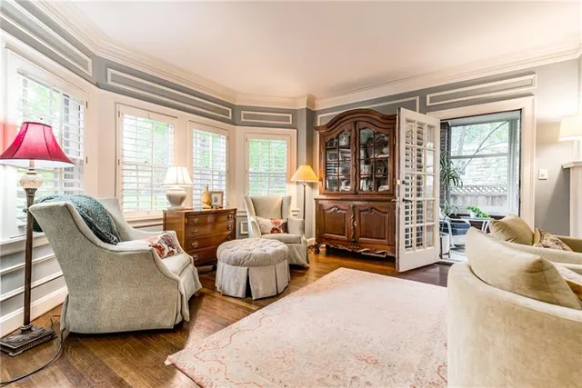 $1,300,000 | 1227 Huntington Road, Kansas City, MO 64113